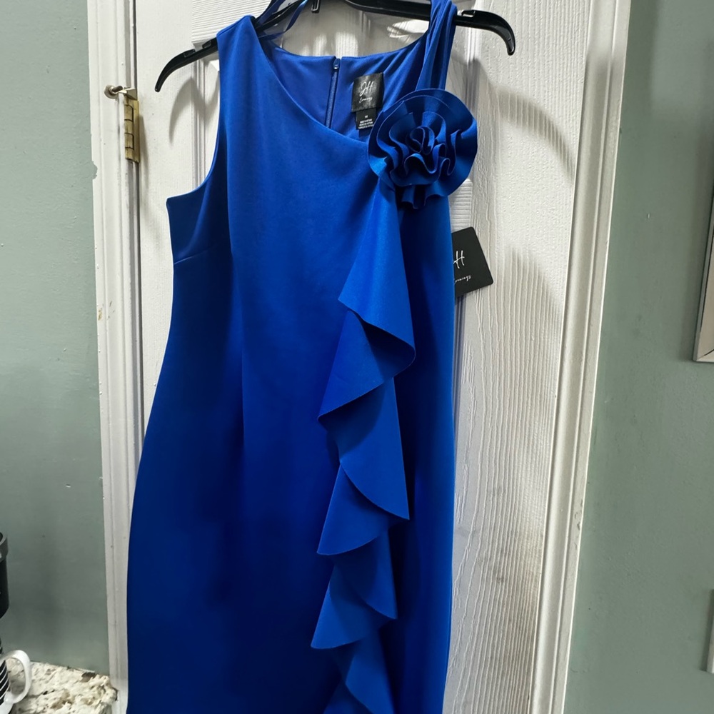 Beautiful brand new evening gown size 14 very comfortable and stretchy.